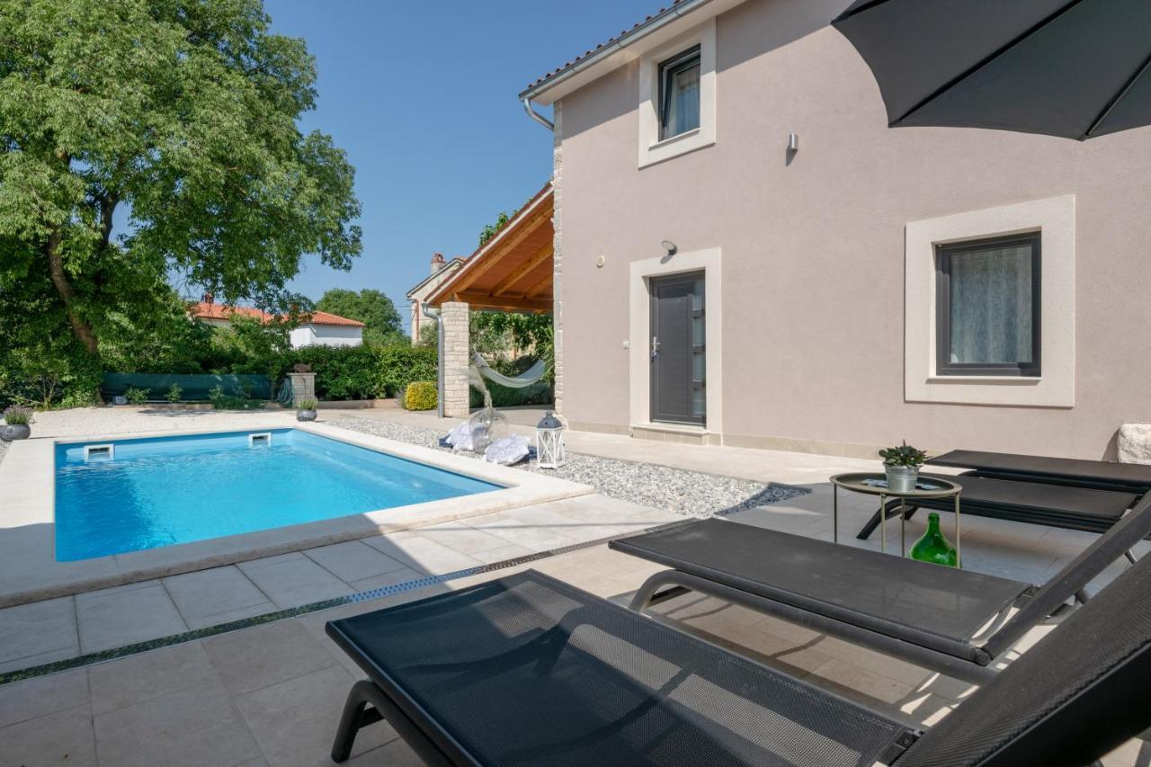 Villa Ena With Private Pool Pinezici  Luaran gambar